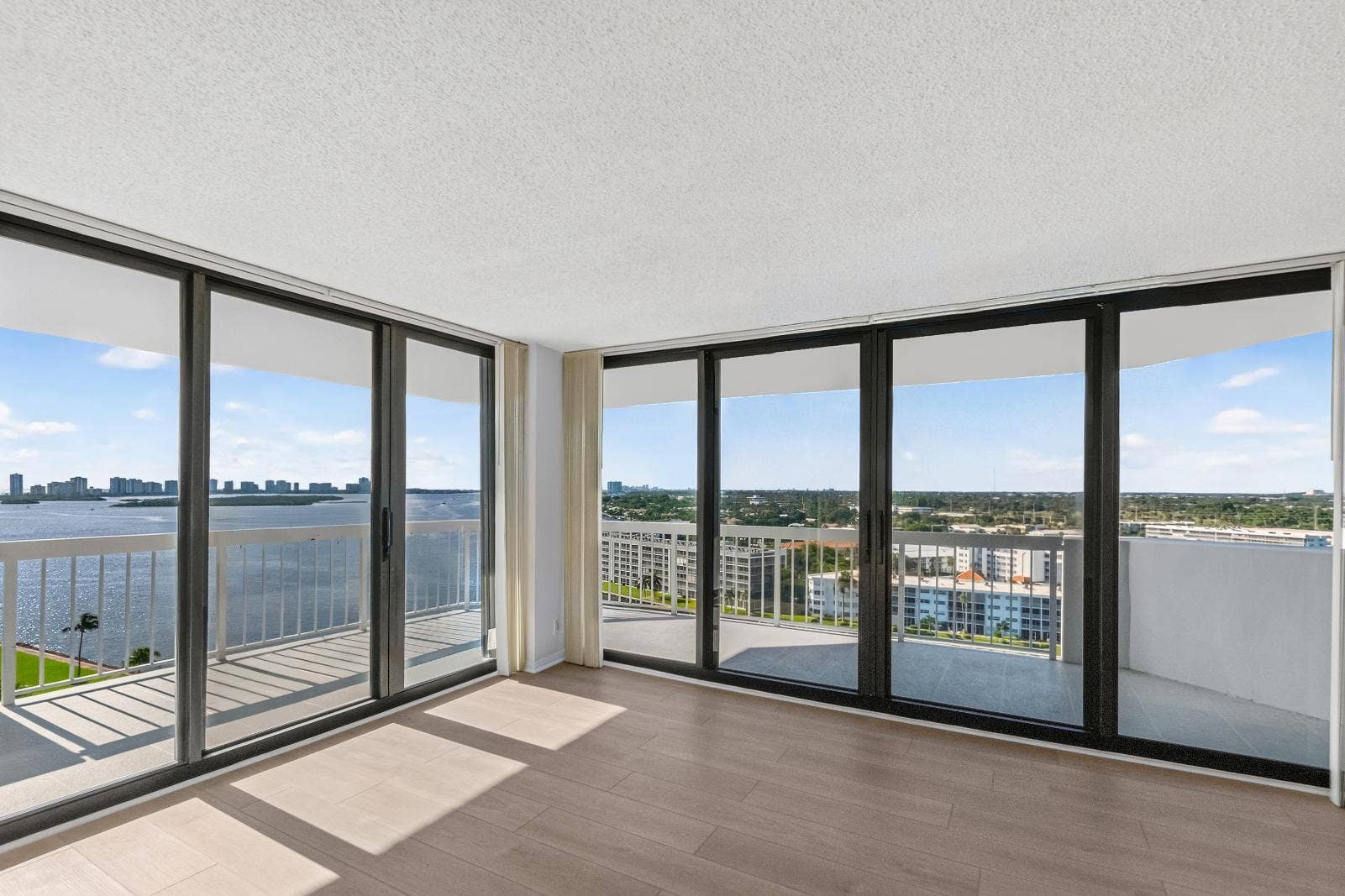 123 Lakeshore Drive, #1543, North Palm Beach, FL 33408 Living Room