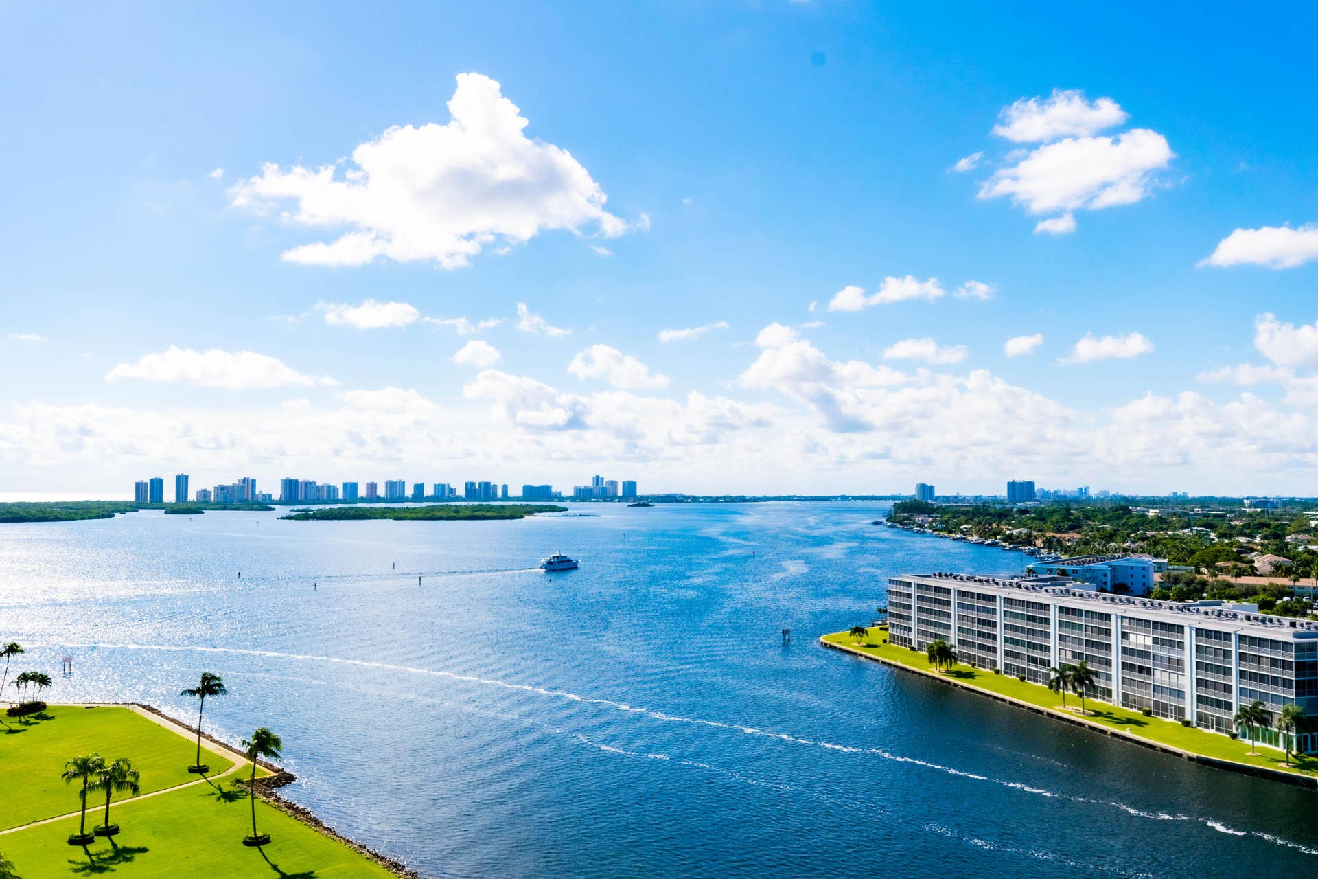 123 Lakeshore Drive, #1543, North Palm Beach, FL 33408 Intracoastal Waterway