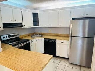 101 LAKE PINE Circle, #D-2, Greenacres, FL 33463 pine10