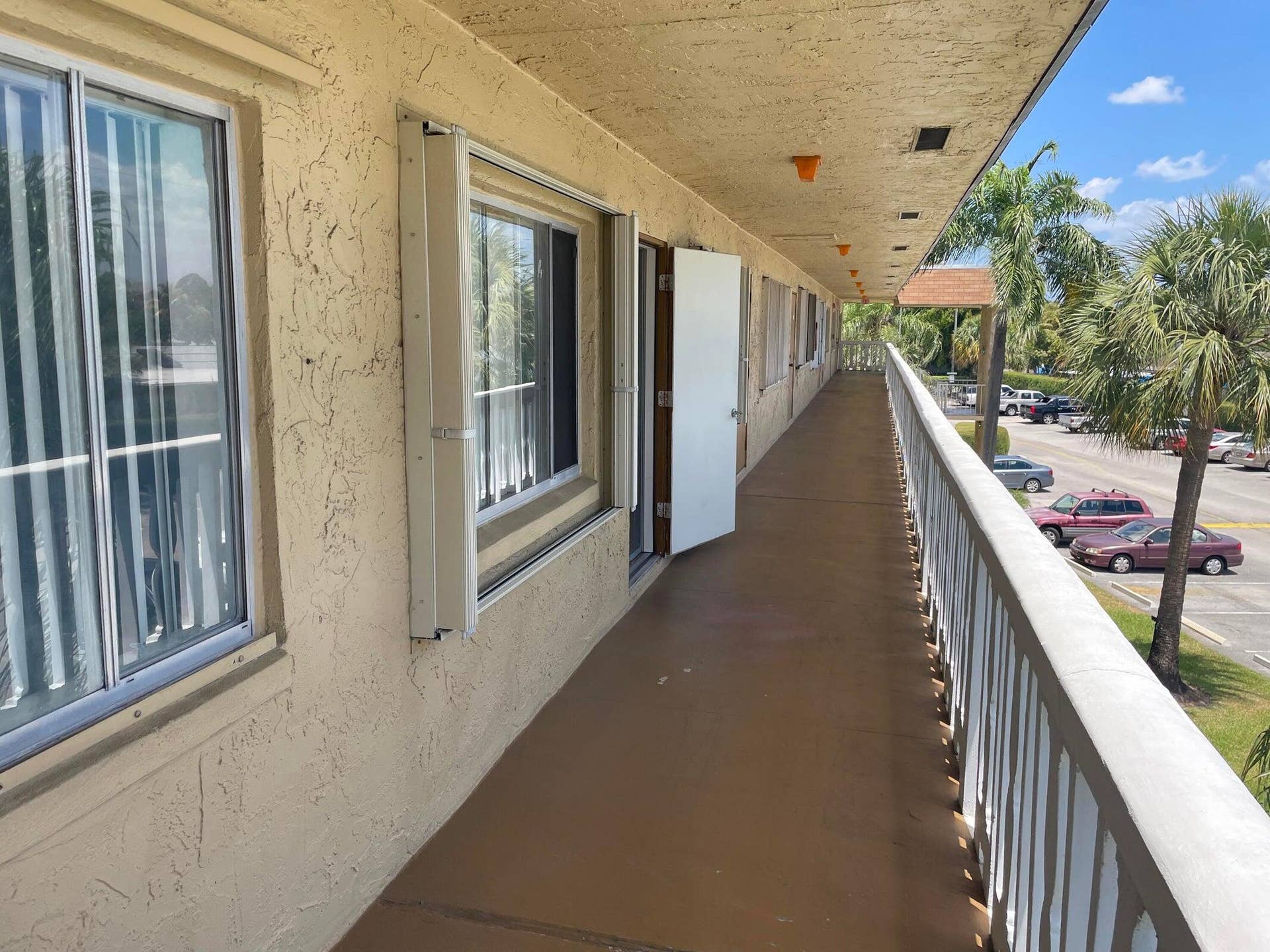 700 Village Green Court, #208, Palm Springs, FL 33461 Catwalk