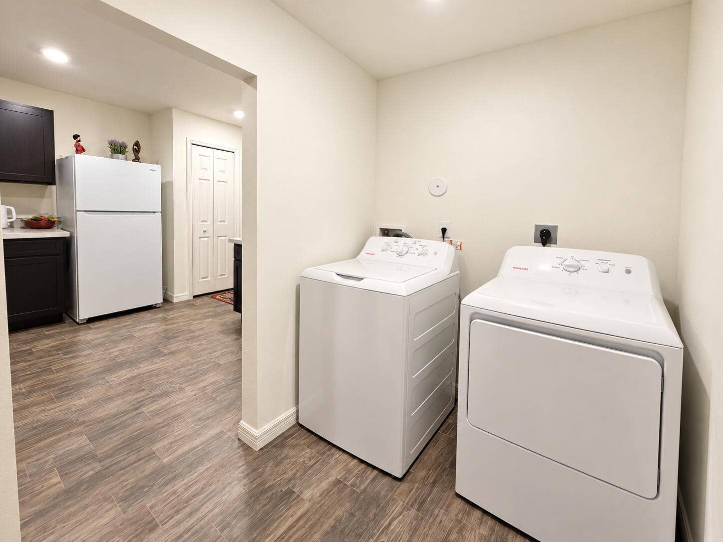 698 SE 25TH Drive, Okeechobee, FL 34974 Washer & Dryer