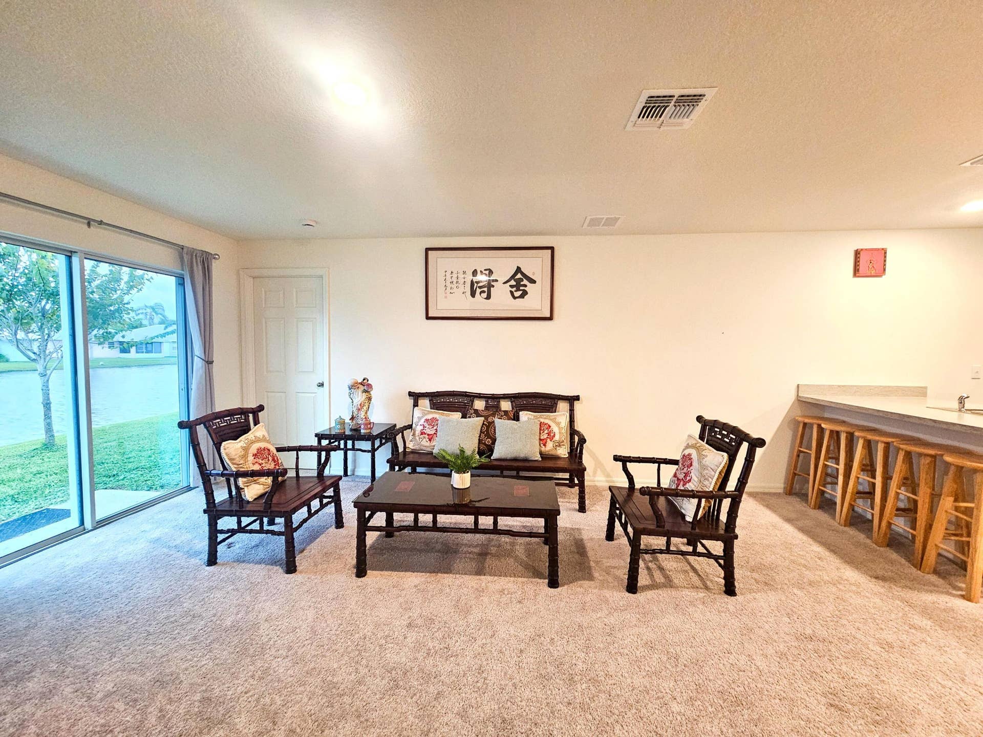 698 SE 25TH Drive, Okeechobee, FL 34974 Livind Room