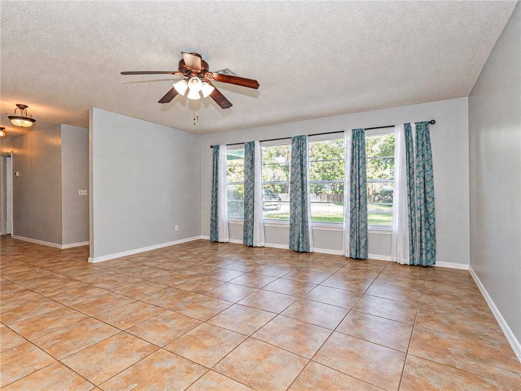 795 4TH Lane, Vero Beach, FL 32962 9A
