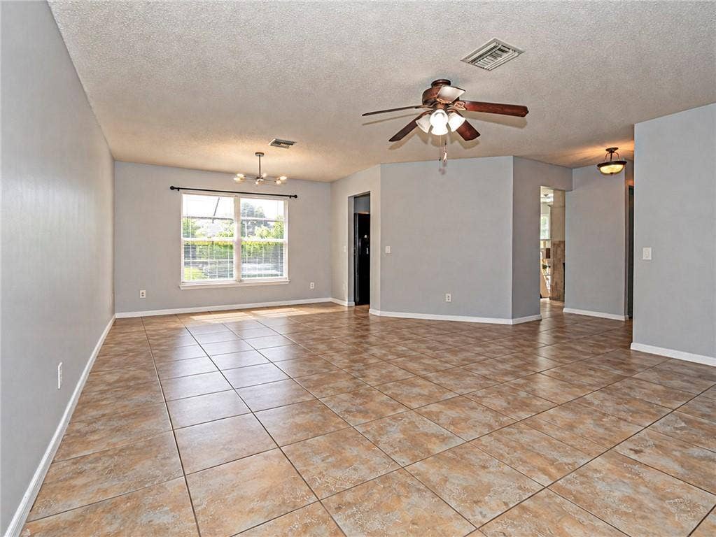 795 4TH Lane, Vero Beach, FL 32962 11A