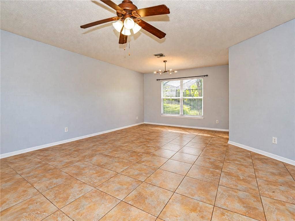 795 4TH Lane, Vero Beach, FL 32962 10A