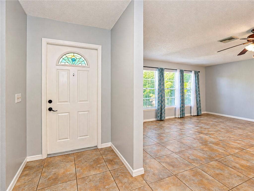 795 4TH Lane, Vero Beach, FL 32962 8A