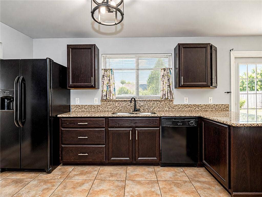 795 4TH Lane, Vero Beach, FL 32962 13A