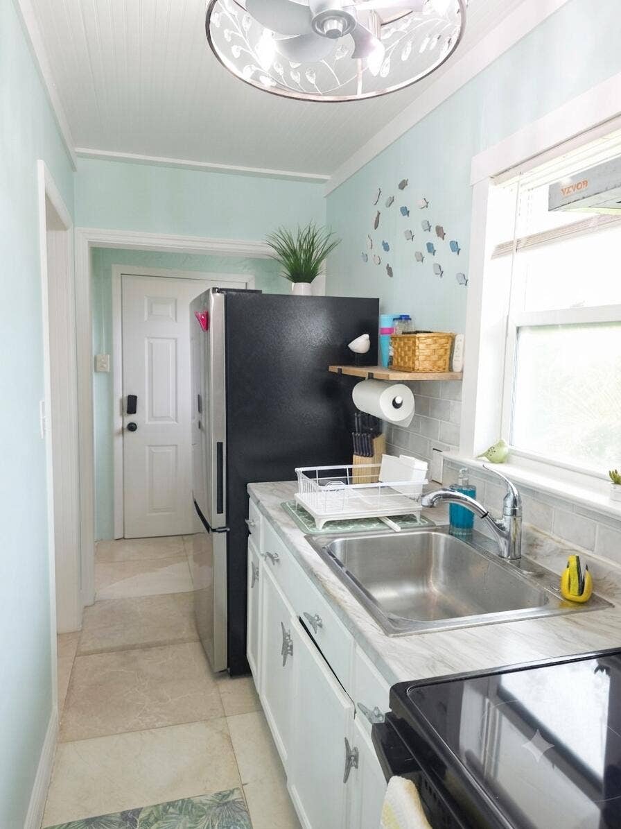 218 S M Street, #3, Lake Worth Beach, FL 33460 fully equipped kitchen