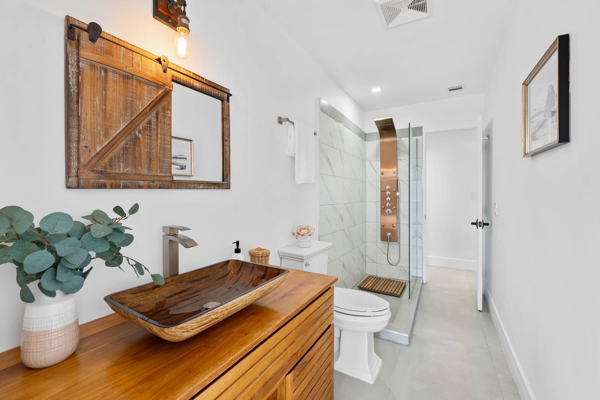 2041 NE 52ND Street, Fort Lauderdale, FL 33308 Guest Bathroom