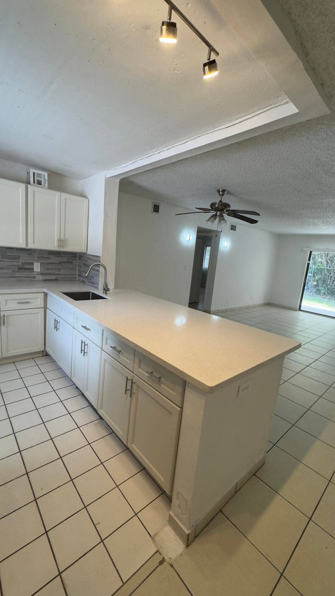 4220 INVERRARY Boulevard, #99A, Lauderhill, Lauderhill, FL 33319 IMG_2233