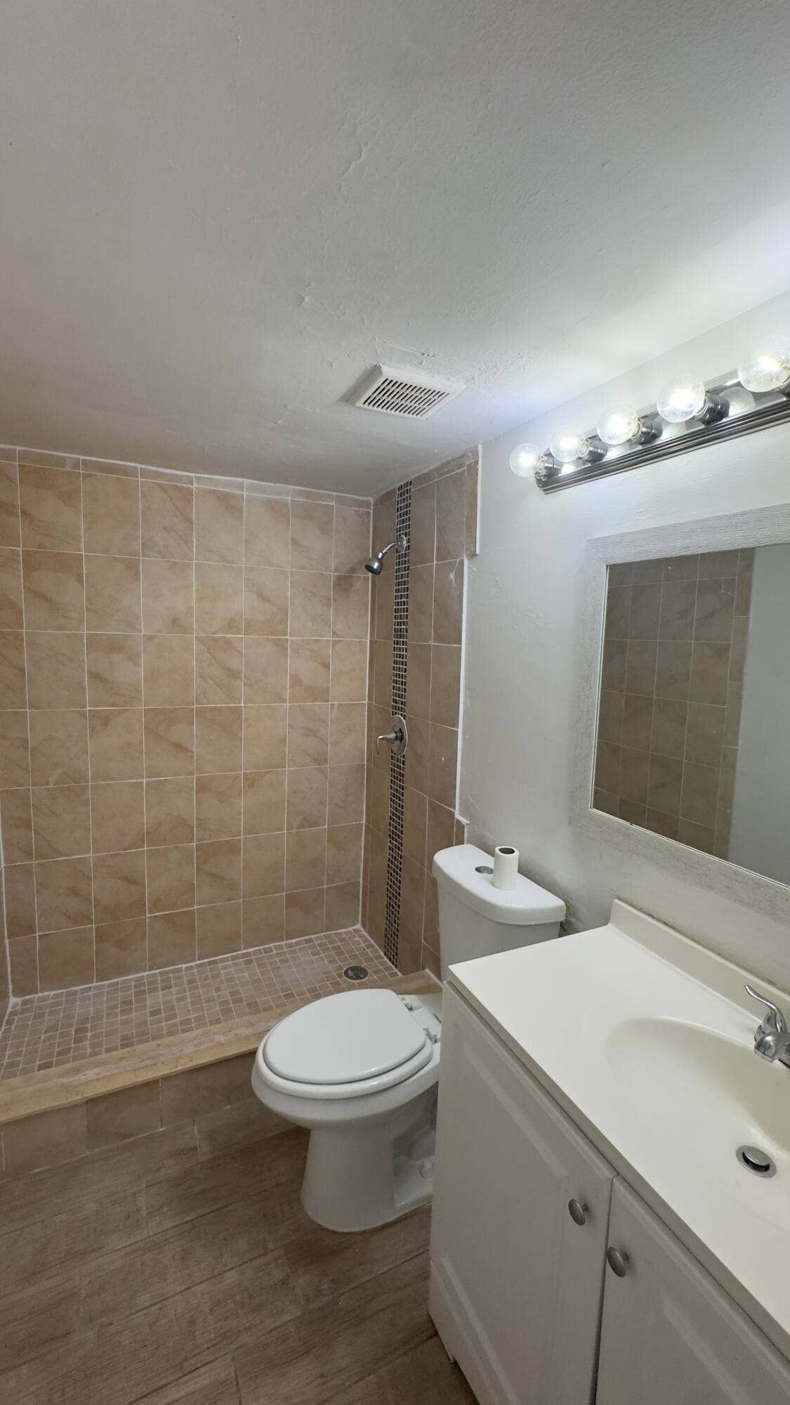 4220 INVERRARY Boulevard, #99A, Lauderhill, Lauderhill, FL 33319 Second bathroom