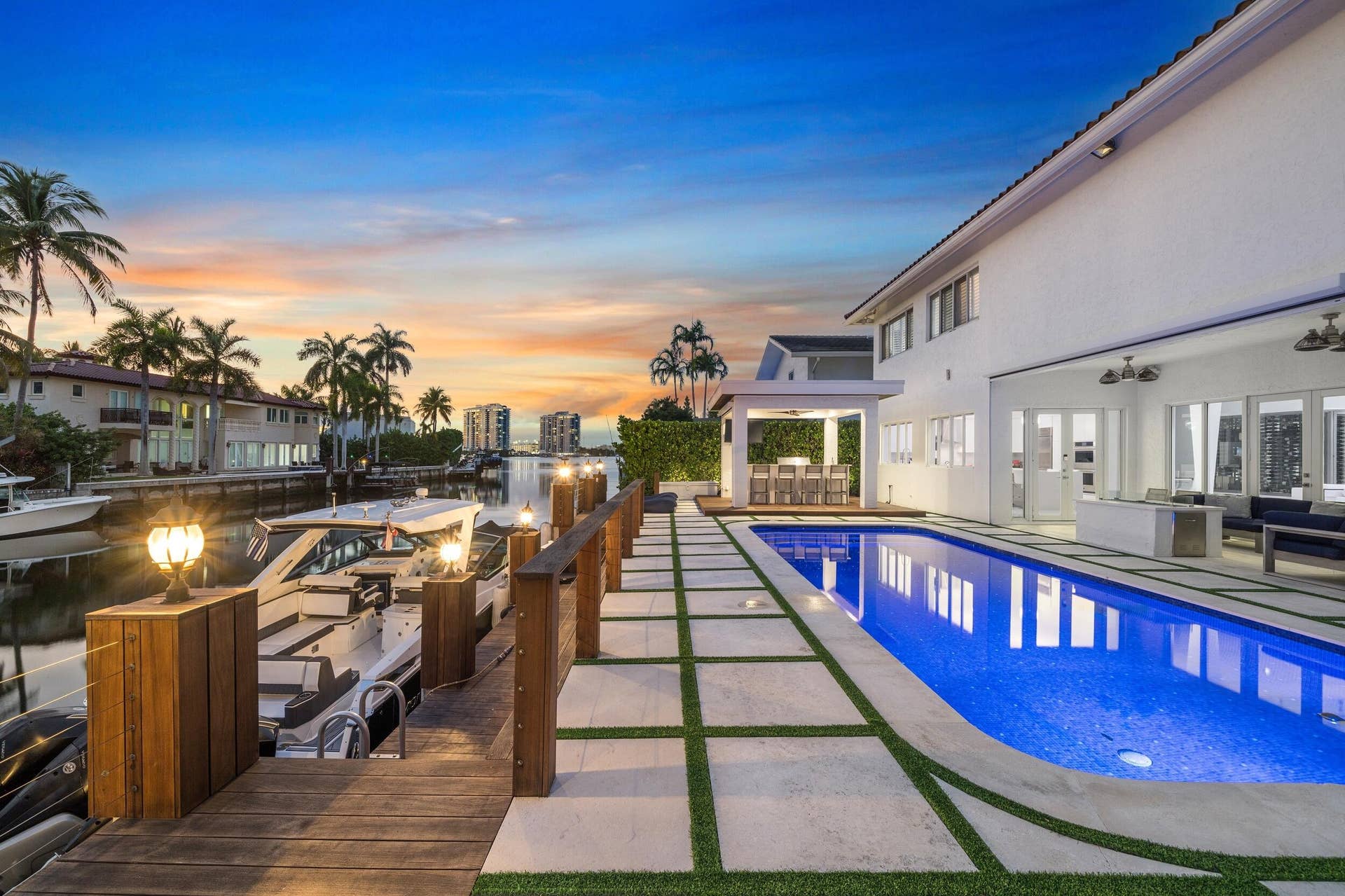 16430 NE 30th Avenue, North Miami Beach, FL 33160 16430