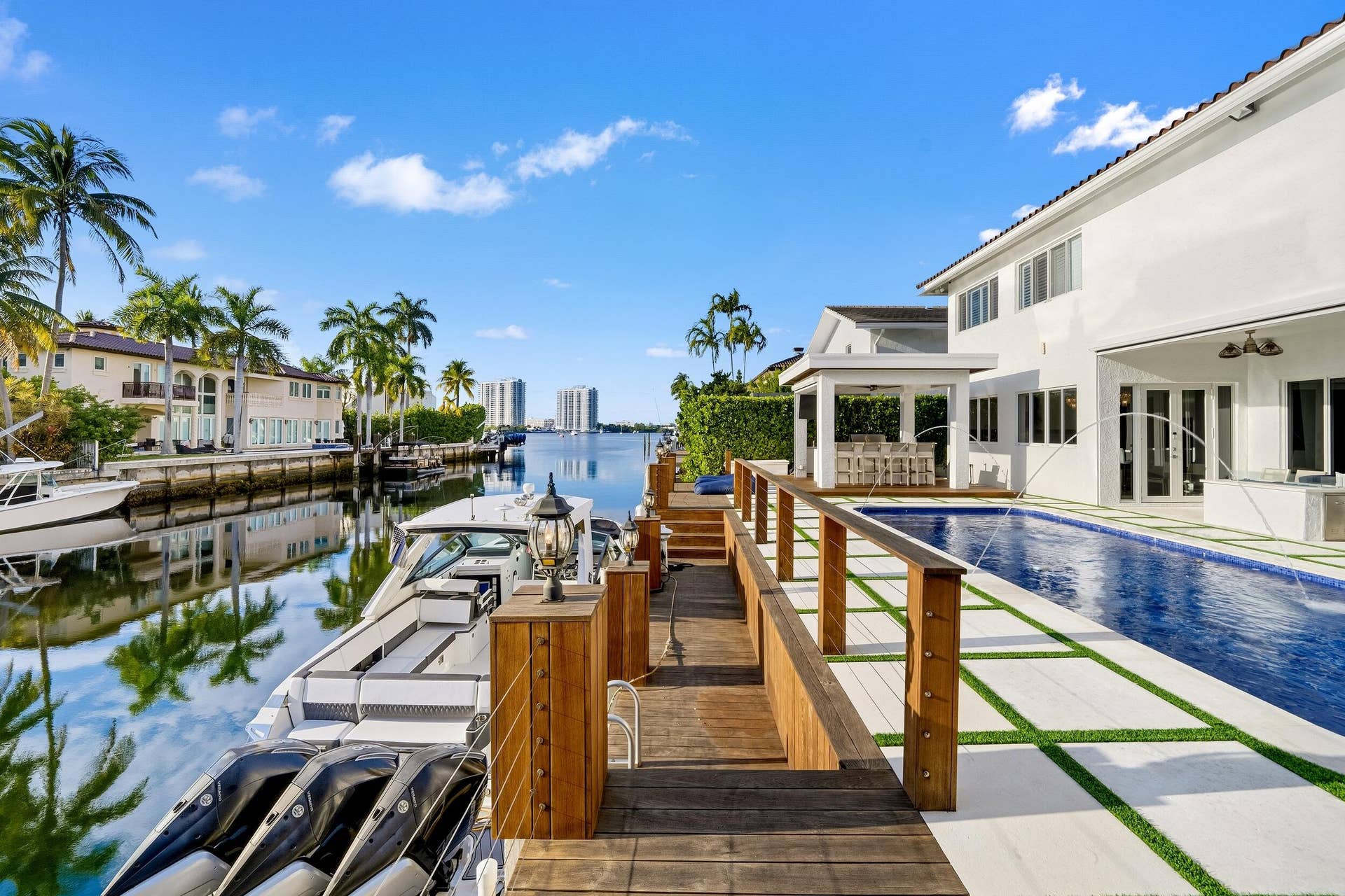 16430 NE 30th Avenue, North Miami Beach, FL 33160 16430