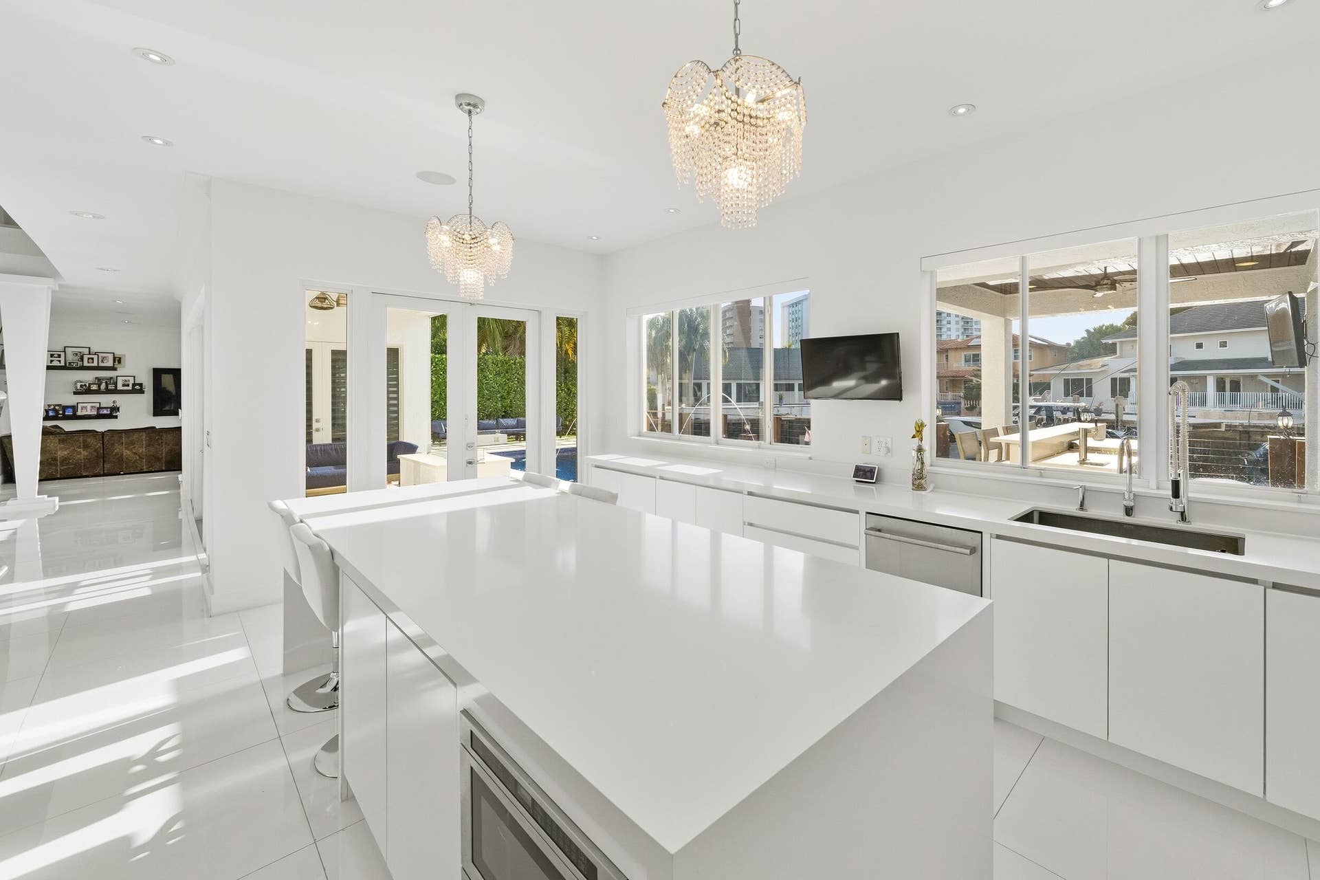 16430 NE 30th Avenue, North Miami Beach, FL 33160 16430