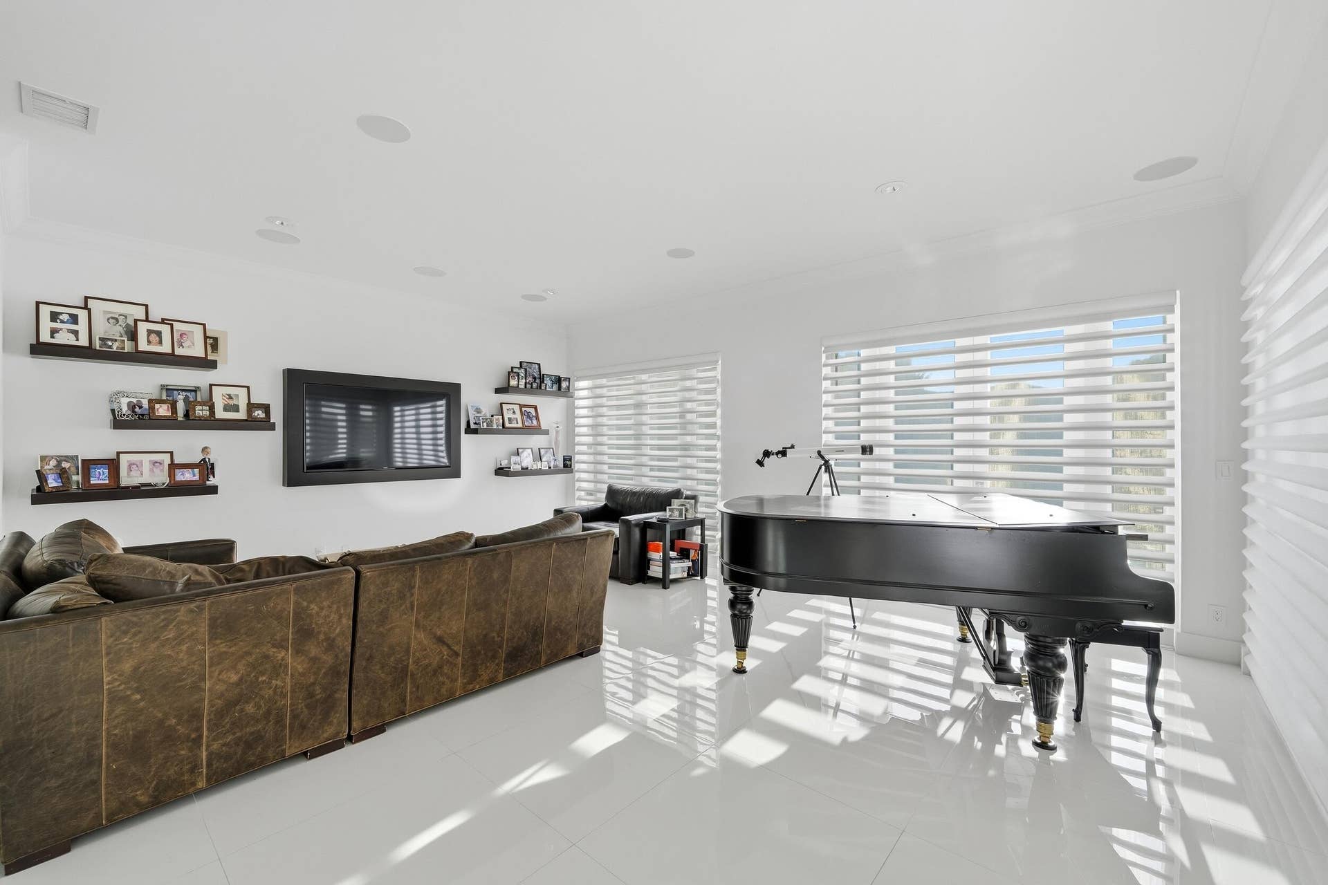 16430 NE 30th Avenue, North Miami Beach, FL 33160 16430