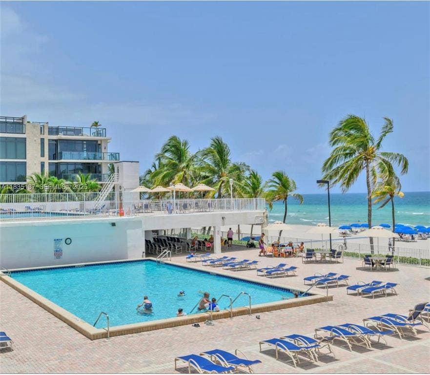 2201 S Ocean Drive, Hollywood, FL 33019 2201 pool 2