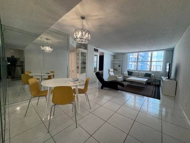 2201 S Ocean Drive, Hollywood, FL 33019 2201 DA & Liv Room