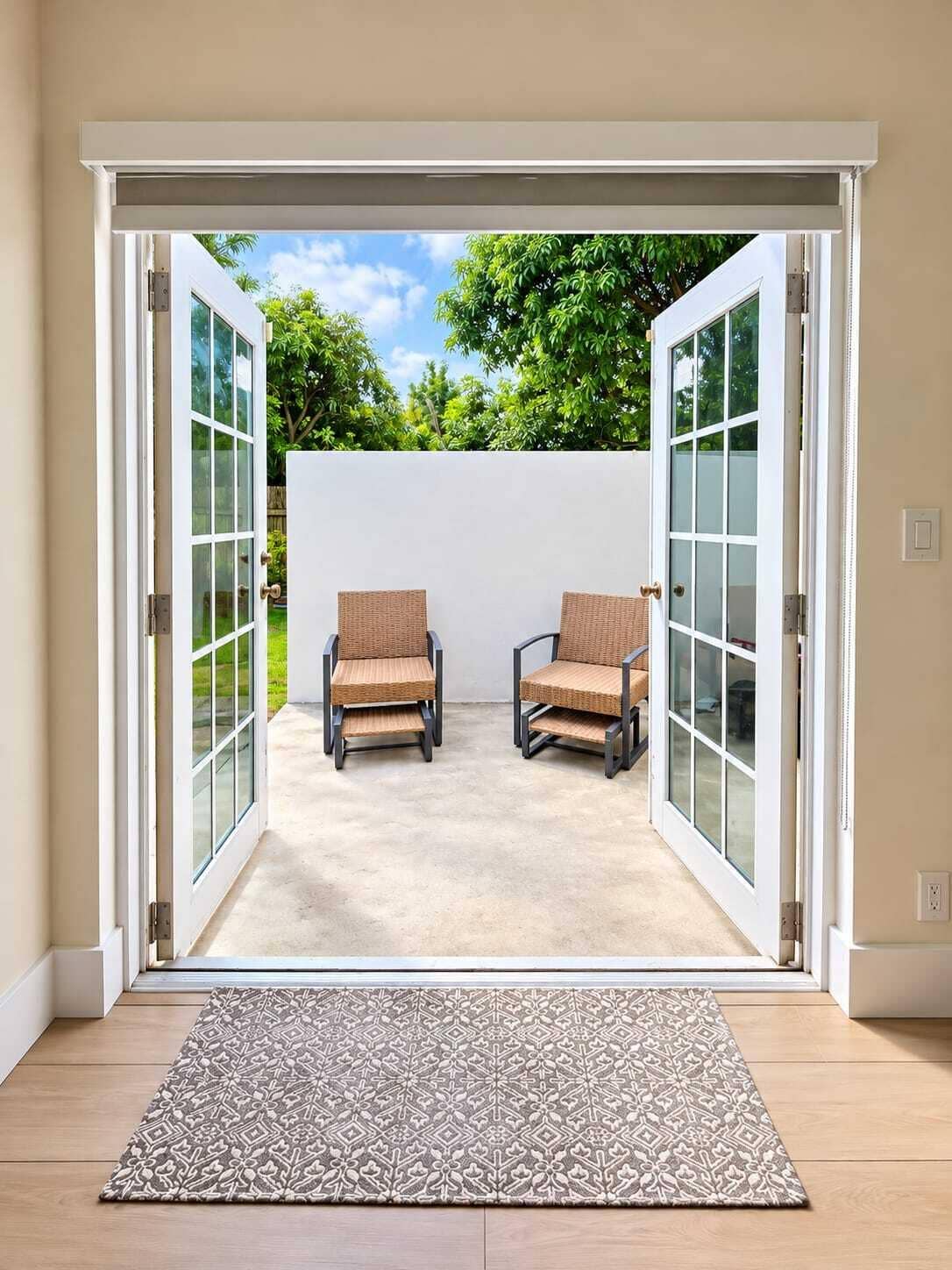 bonus door