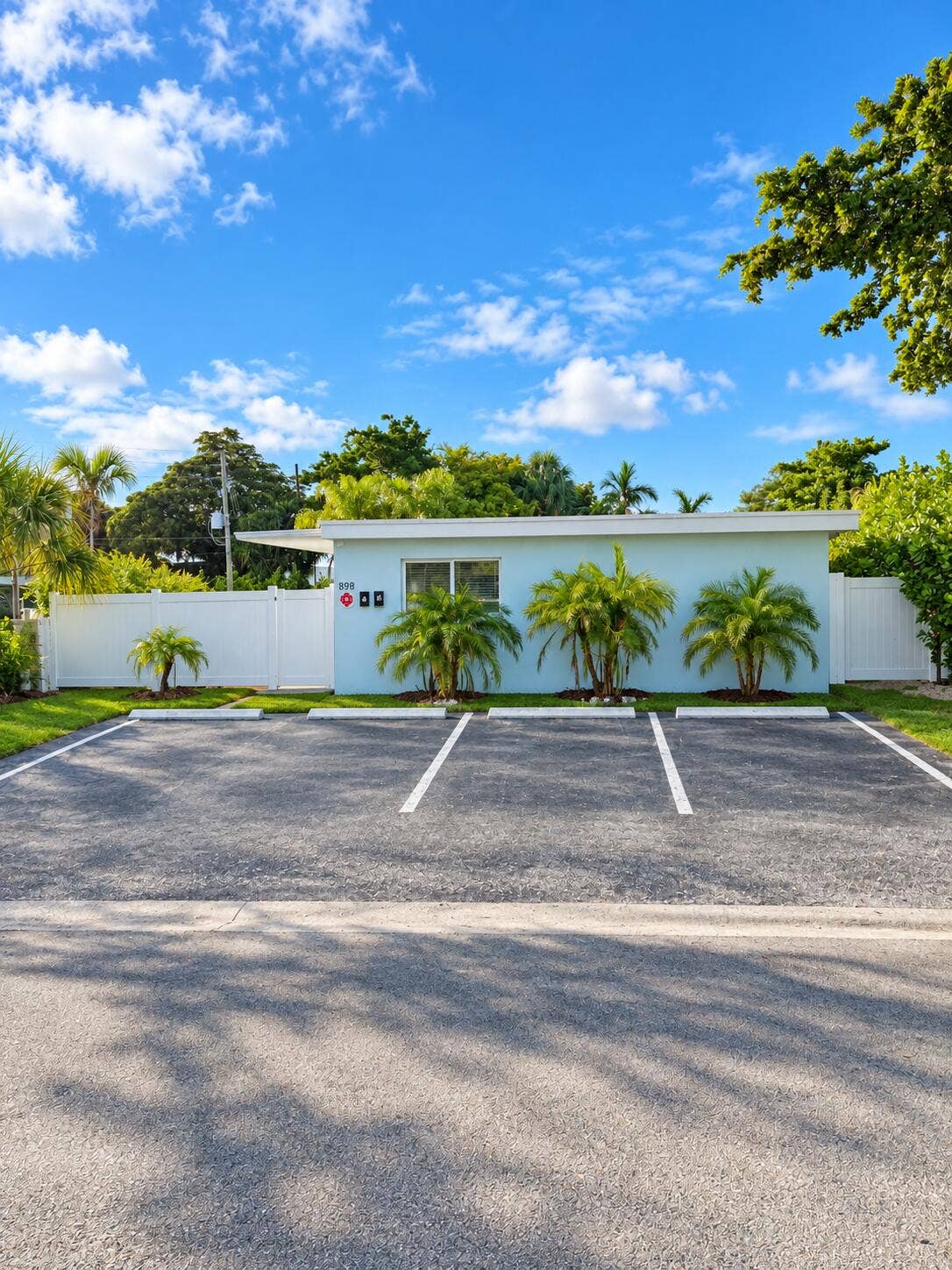 898 SE 2nd Place, Deerfield Beach, FL 33441 0e85315c-e33b-41b1-9e99-85eb68ff2ed9