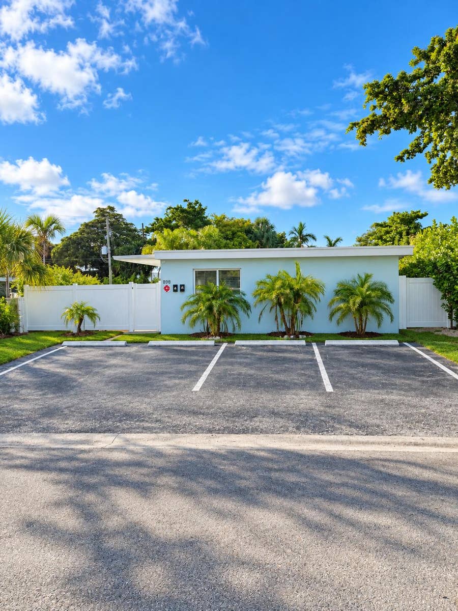 Property photo for 898 SE 2nd Place, Deerfield Beach, FL