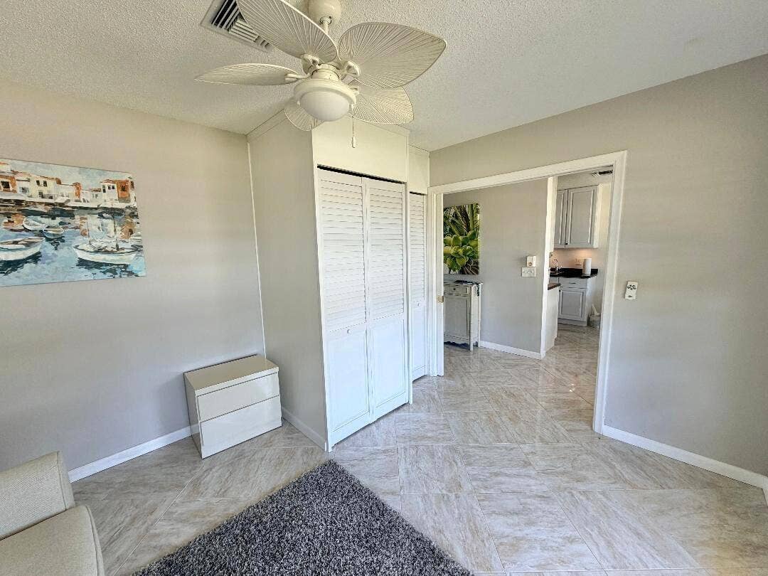 2521 Juniper Drive, #11-C, Delray Beach, FL 33445 Guest bedroom