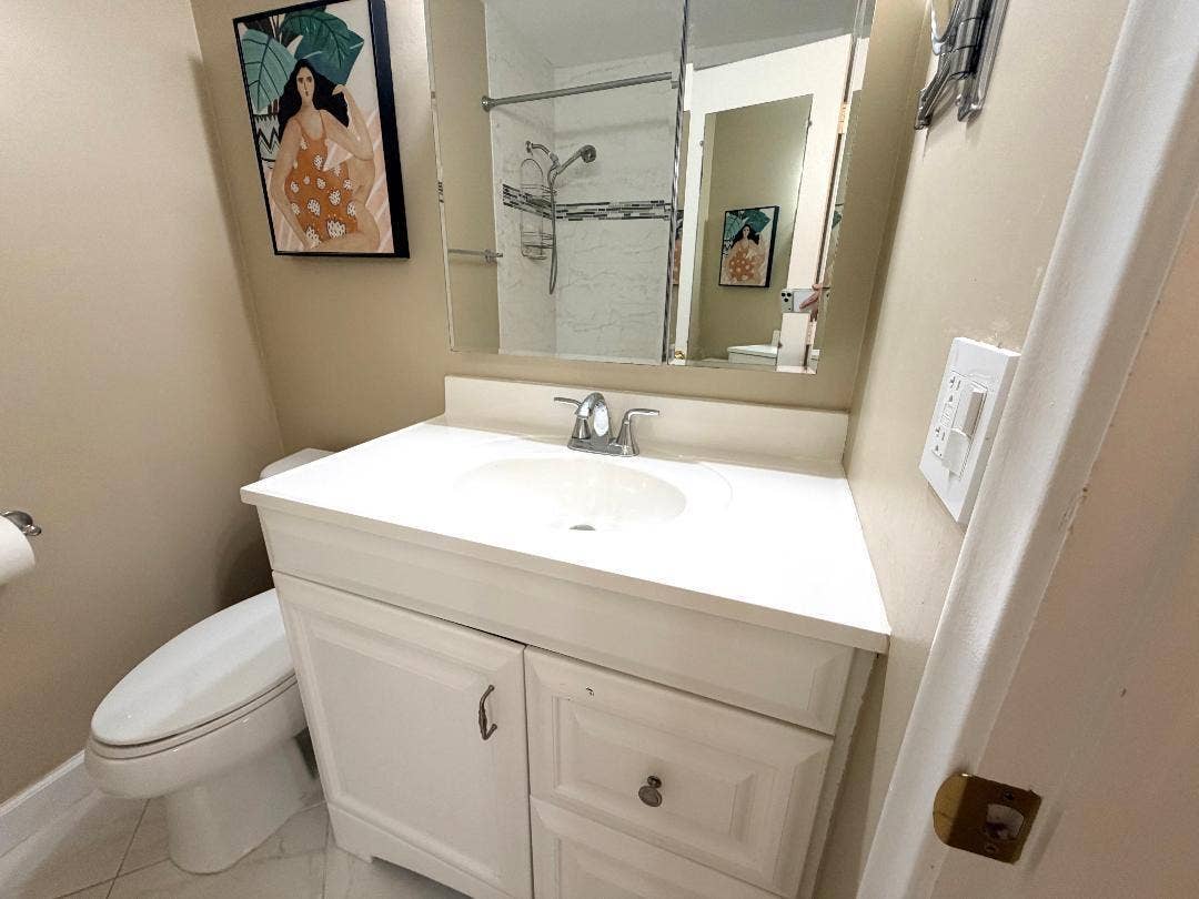 2521 Juniper Drive, #11-C, Delray Beach, FL 33445 Master bathroom vanity