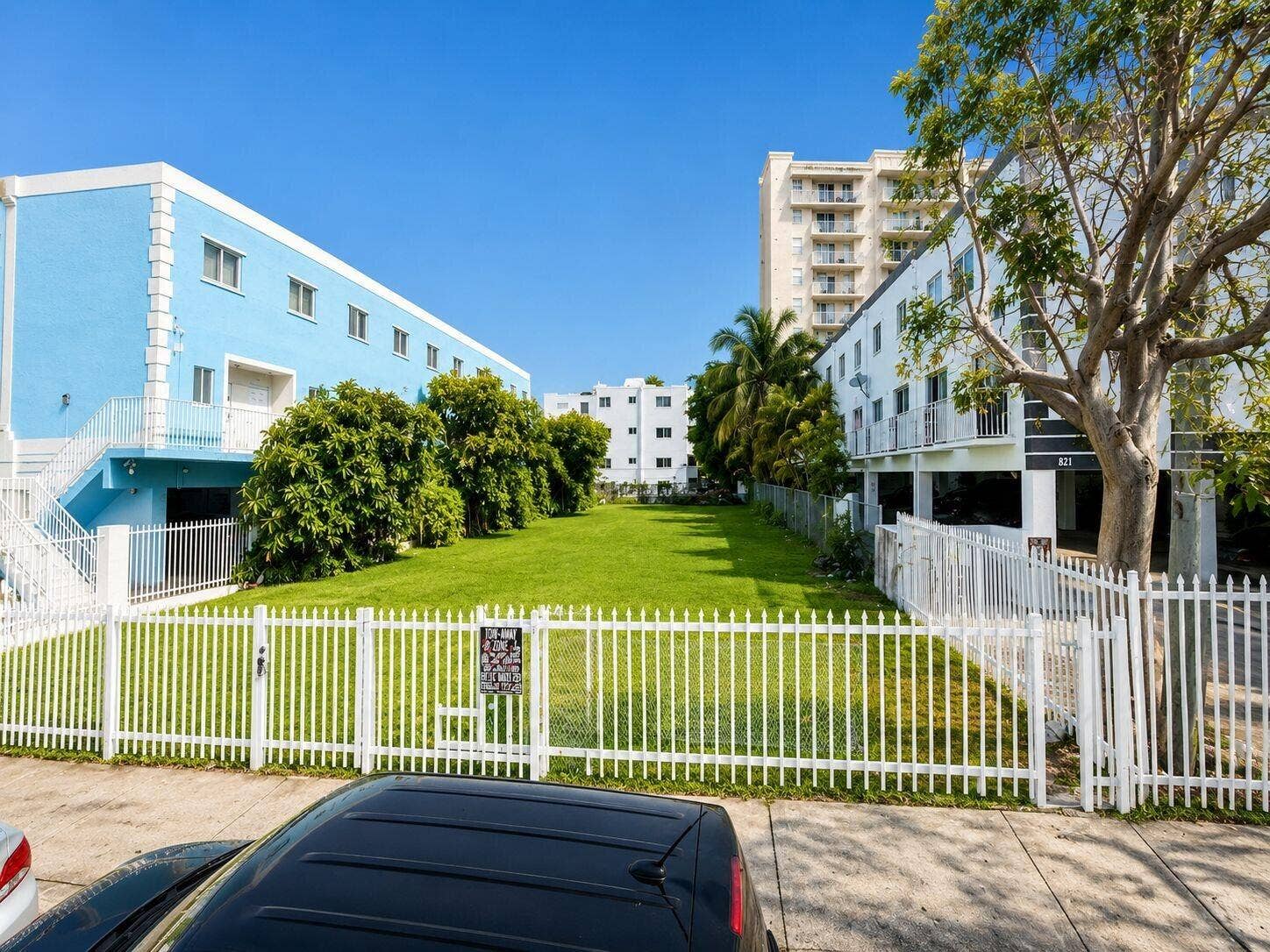 829 SW 2ND Street, Miami, Miami, FL 33130 5104f30e-7076-44e2-8fa3-003cf6a16ff1