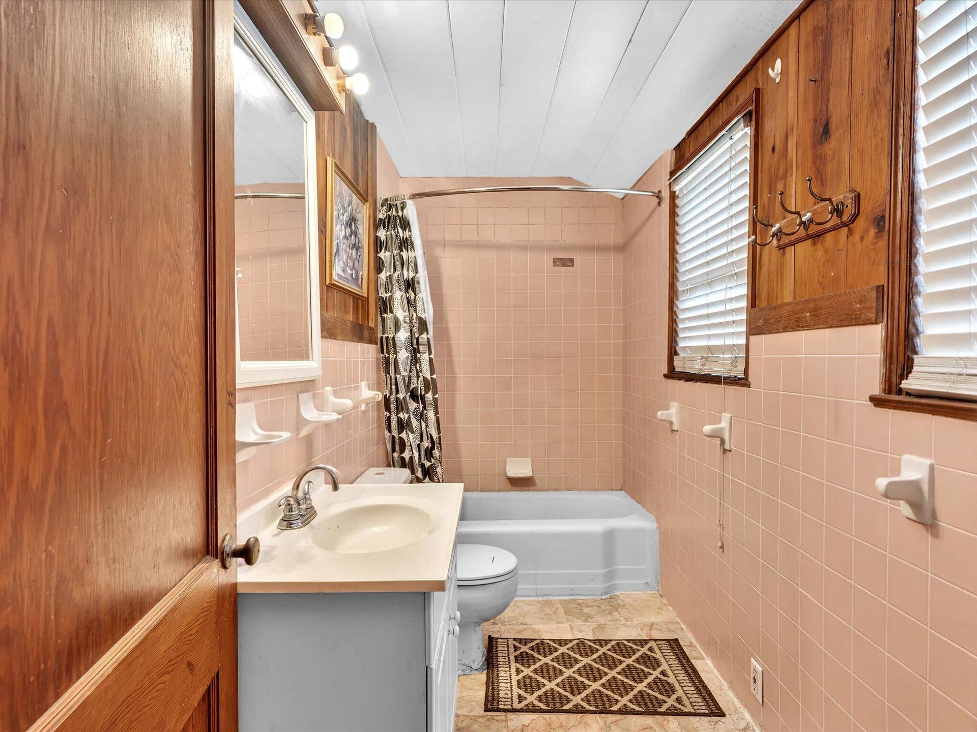 9 NW AVENUE D, Belle Glade, FL 33430 Unit 1 full bath