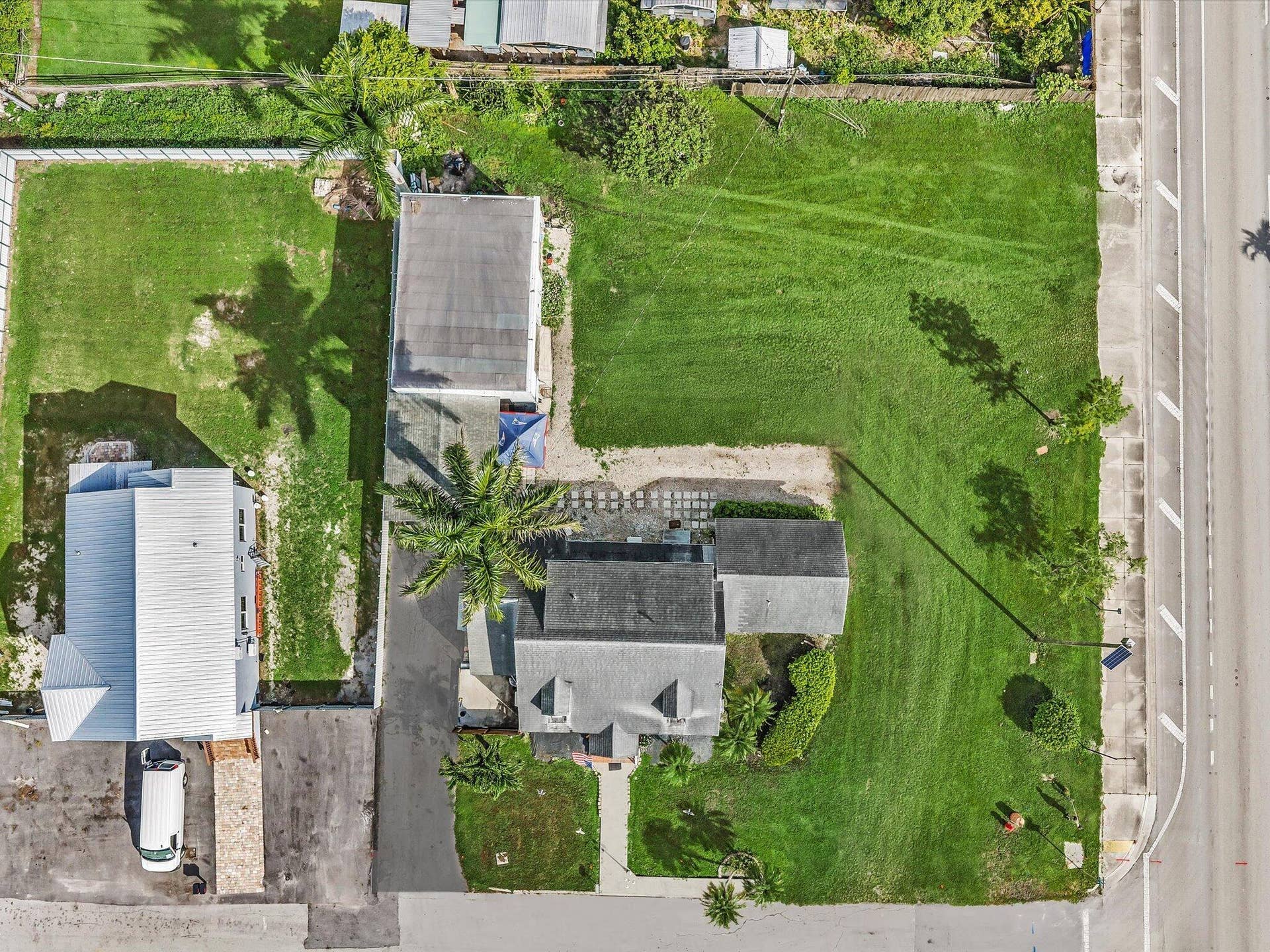 9 NW AVENUE D, Belle Glade, FL 33430 Great green space