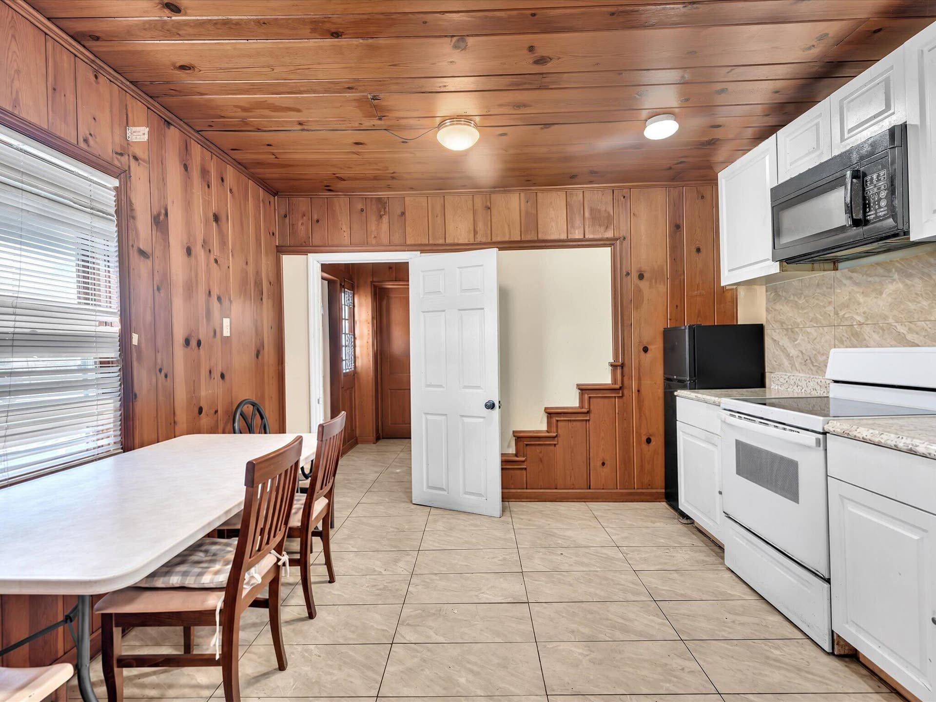 9 NW AVENUE D, Belle Glade, FL 33430 Unit 1 kitchen