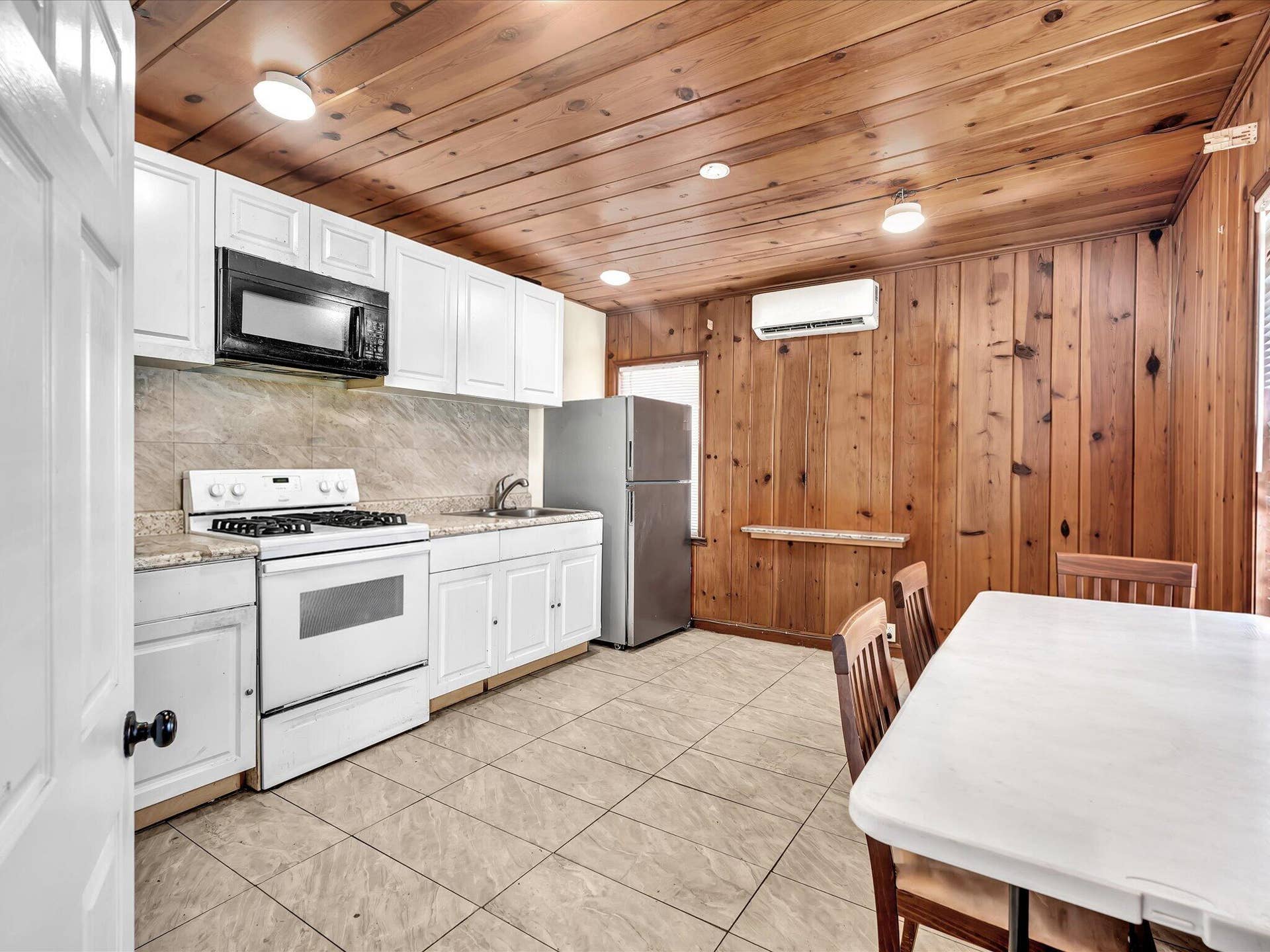 9 NW AVENUE D, Belle Glade, FL 33430 Unit 1 kitchen