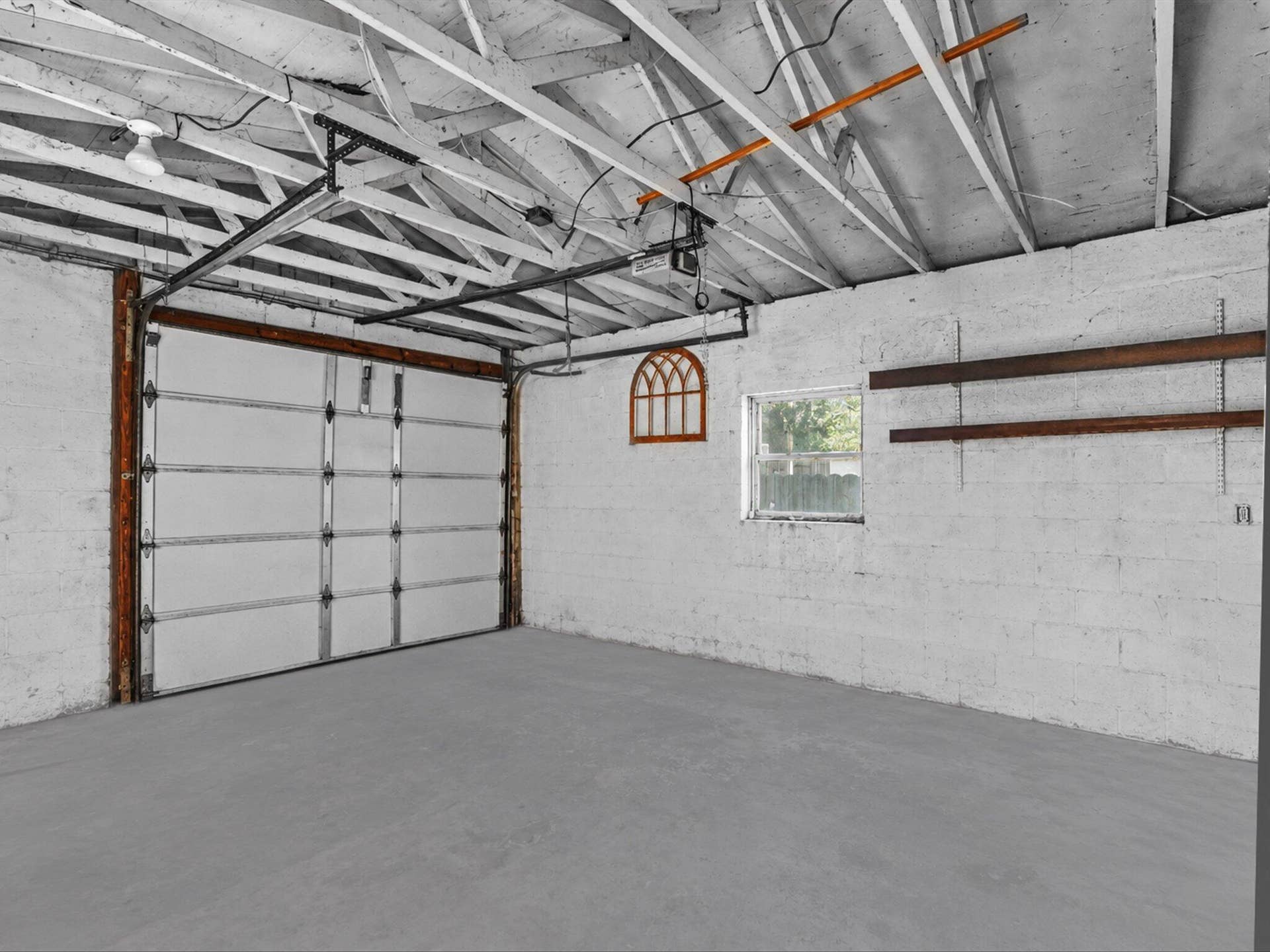 9 NW AVENUE D, Belle Glade, FL 33430 2 bay garage