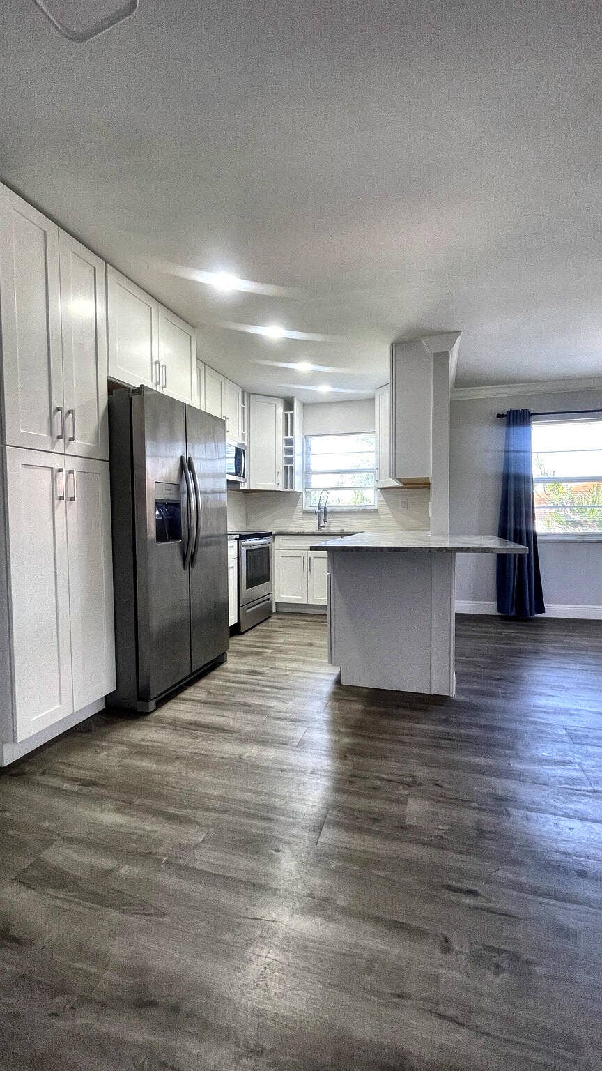 337 Sheffield N, West Palm Beach, FL 33417 02_Kitchen_View_1