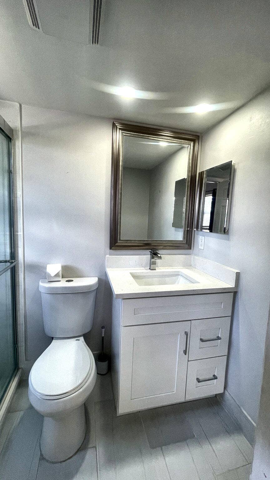 337 Sheffield N, West Palm Beach, FL 33417 03_Bathroom_1