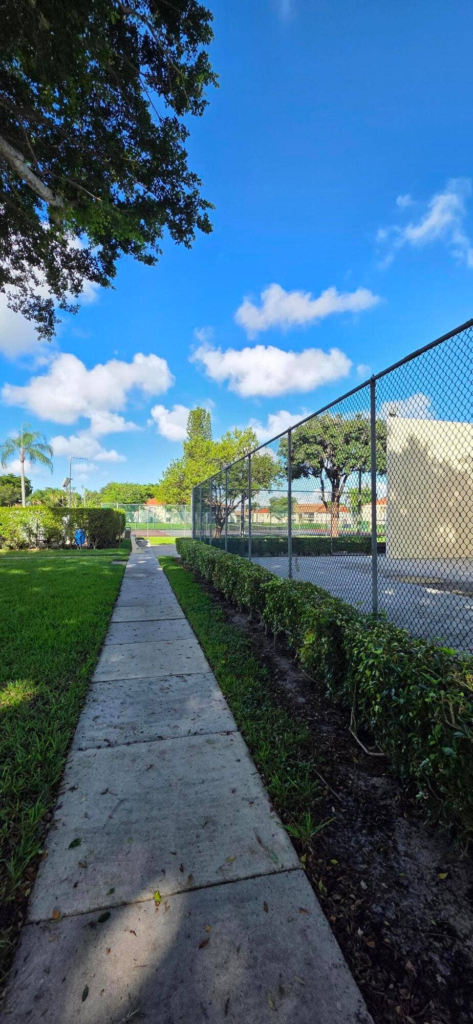 4928 SABLE PINE Circle, #D, West Palm Beach, FL 33417 922D 33