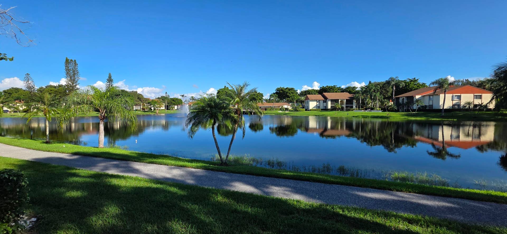 4928 SABLE PINE Circle, #D, West Palm Beach, FL 33417 922D 32