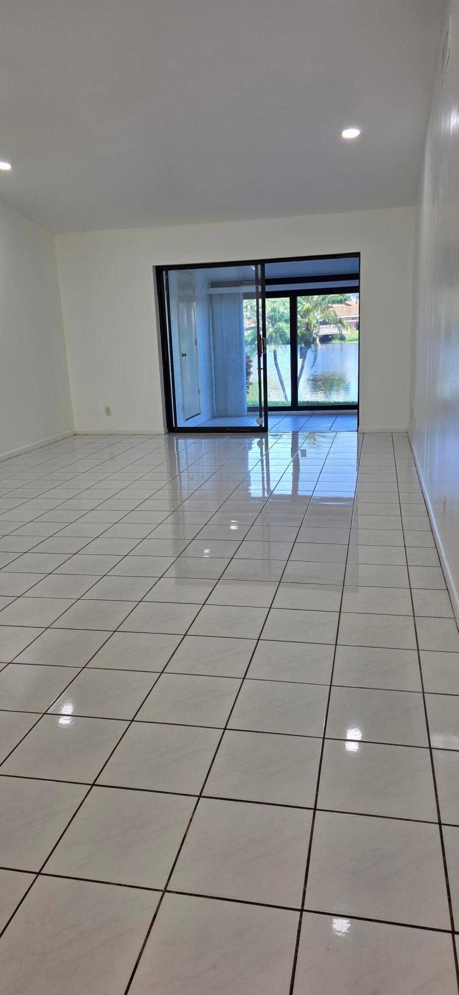 4928 SABLE PINE Circle, #D, West Palm Beach, FL 33417 922D 6
