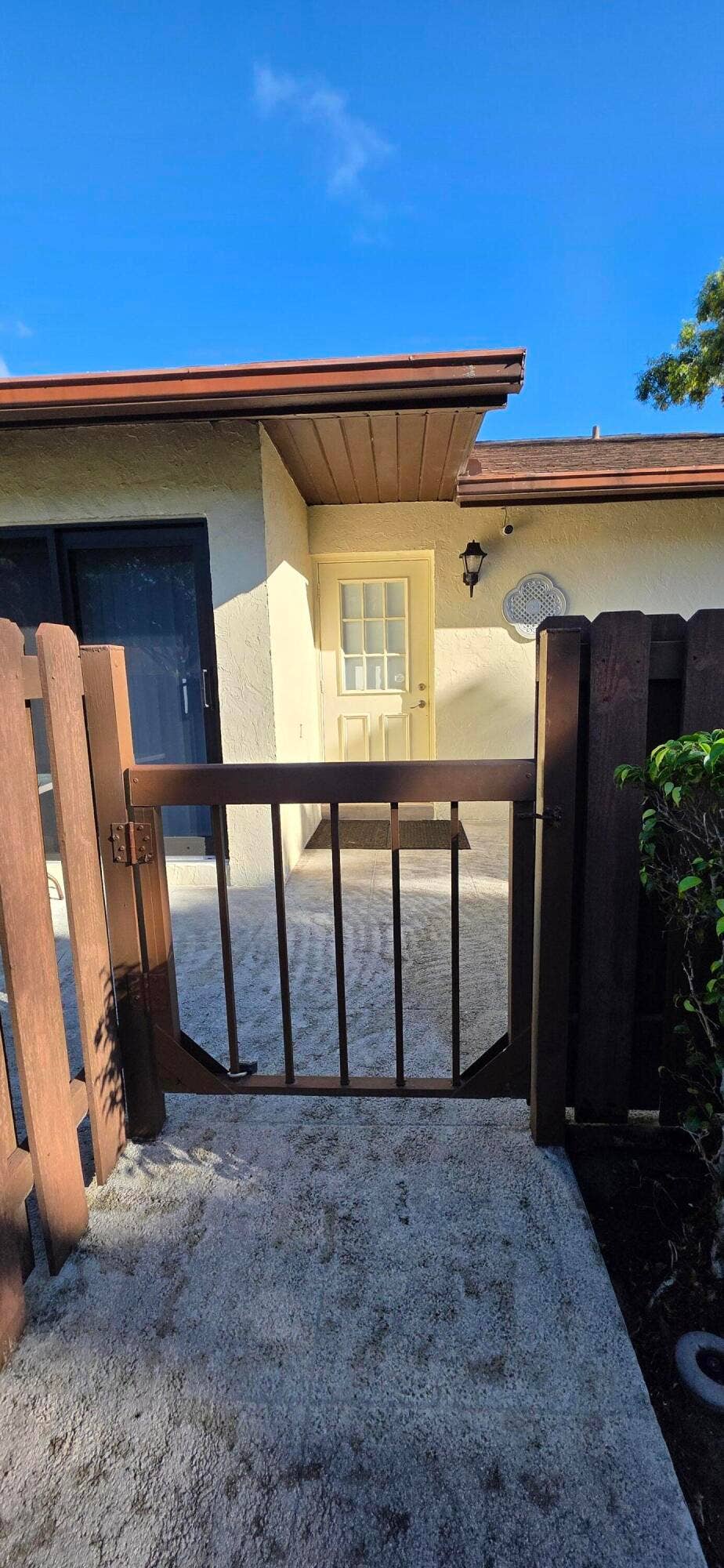 4928 SABLE PINE Circle, #D, West Palm Beach, FL 33417 922D 2