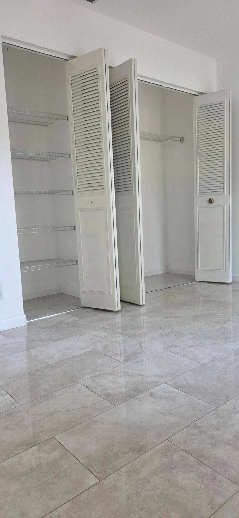 4928 SABLE PINE Circle, #D, West Palm Beach, FL 33417 922D 21