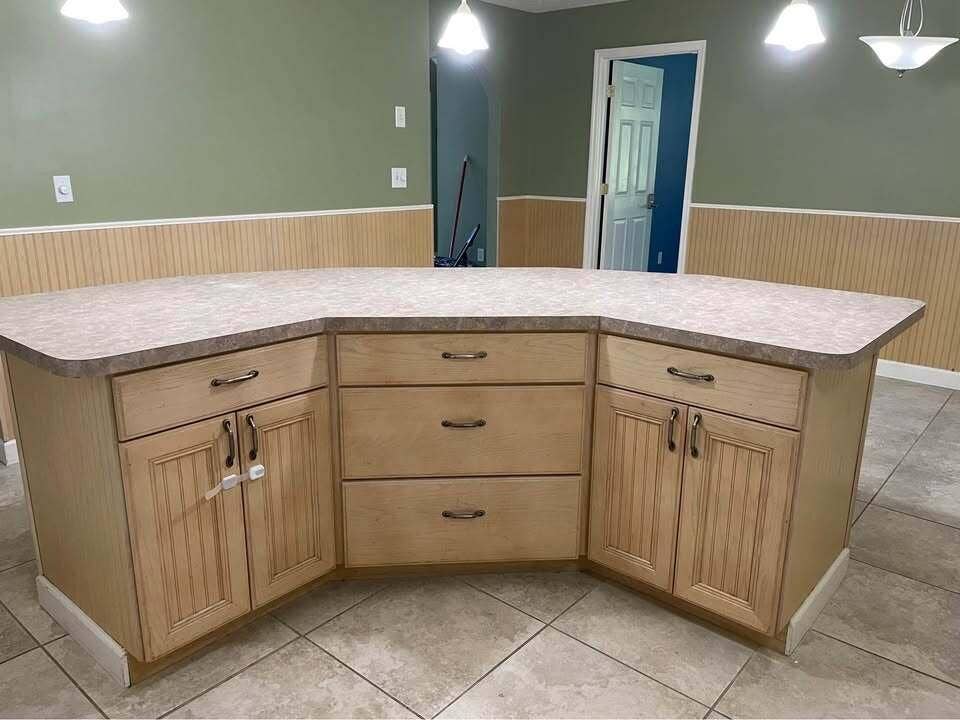 2616 Newport Drive, Fort Pierce, FL 34982 kitchen island