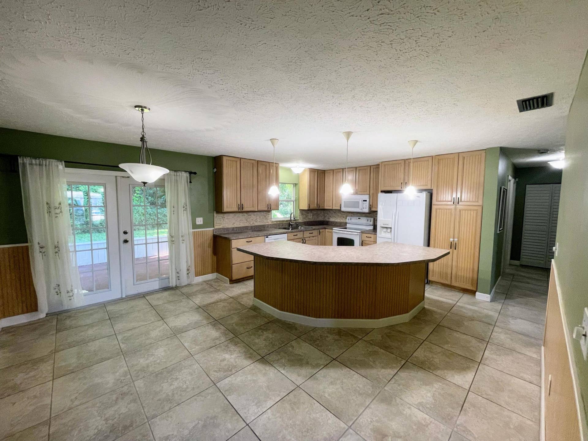2616 Newport Drive, Fort Pierce, FL 34982 dining area