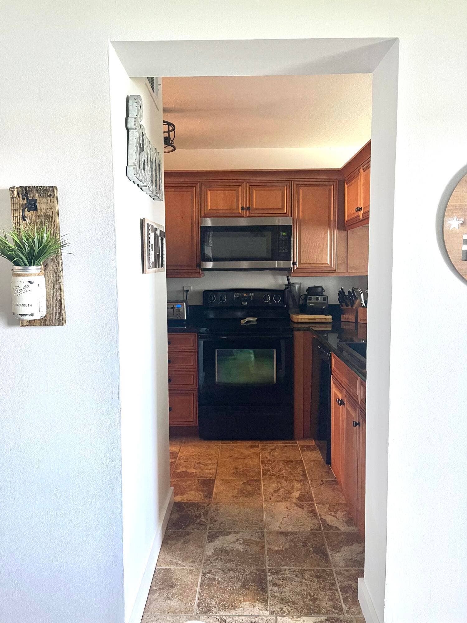 10102 Glenmoor Drive, West Palm Beach, FL 33409 Kitchen