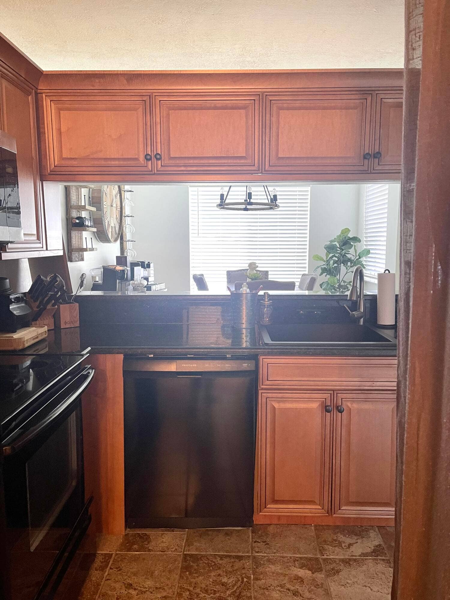 10102 Glenmoor Drive, West Palm Beach, FL 33409 Kitchen