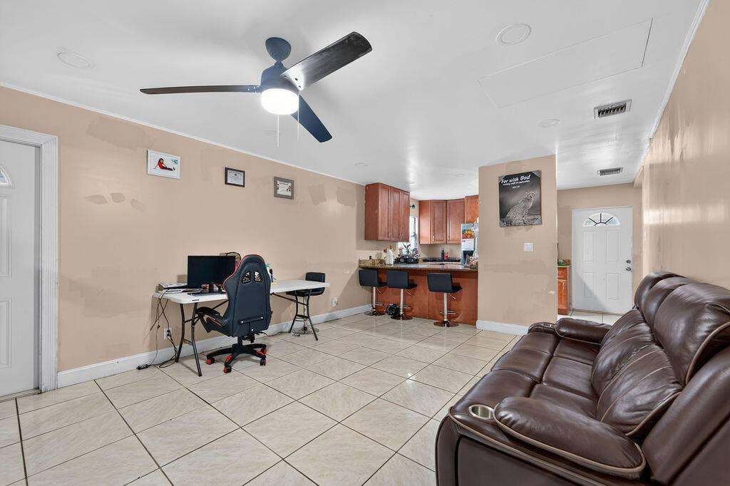 223 N F Street, Lake Worth Beach, FL 33460 223NFstreetlakeworth-033
