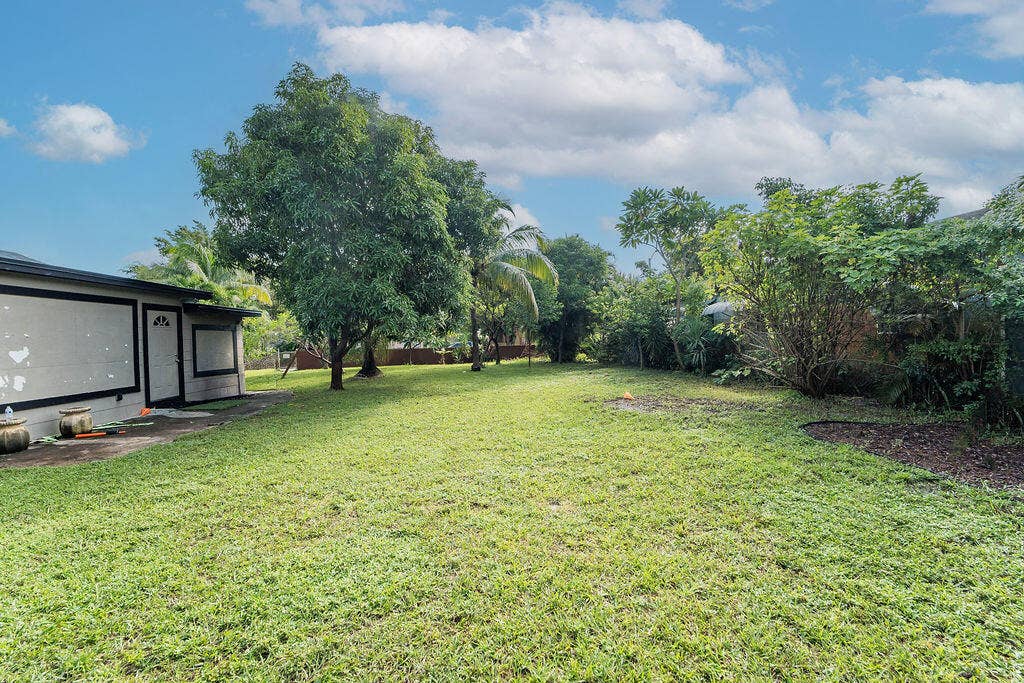223 N F Street, Lake Worth Beach, FL 33460 223NFstreetlakeworth-006