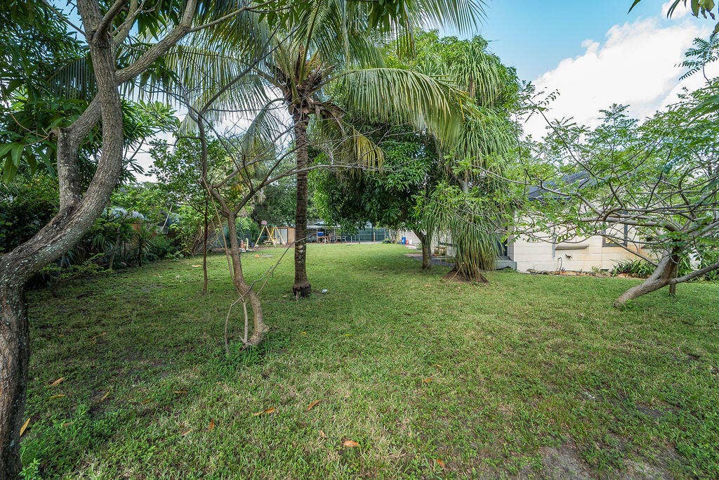 223 N F Street, Lake Worth Beach, FL 33460 223NFstreetlakeworth-010