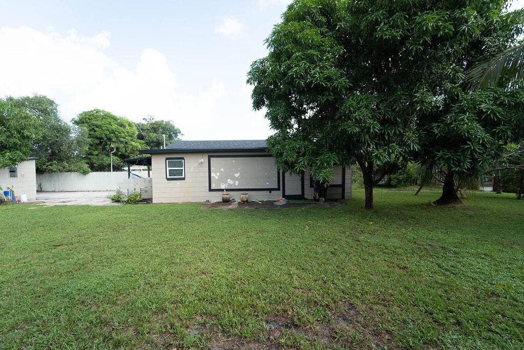 223 N F Street, Lake Worth Beach, FL 33460 223NFstreetlakeworth-011