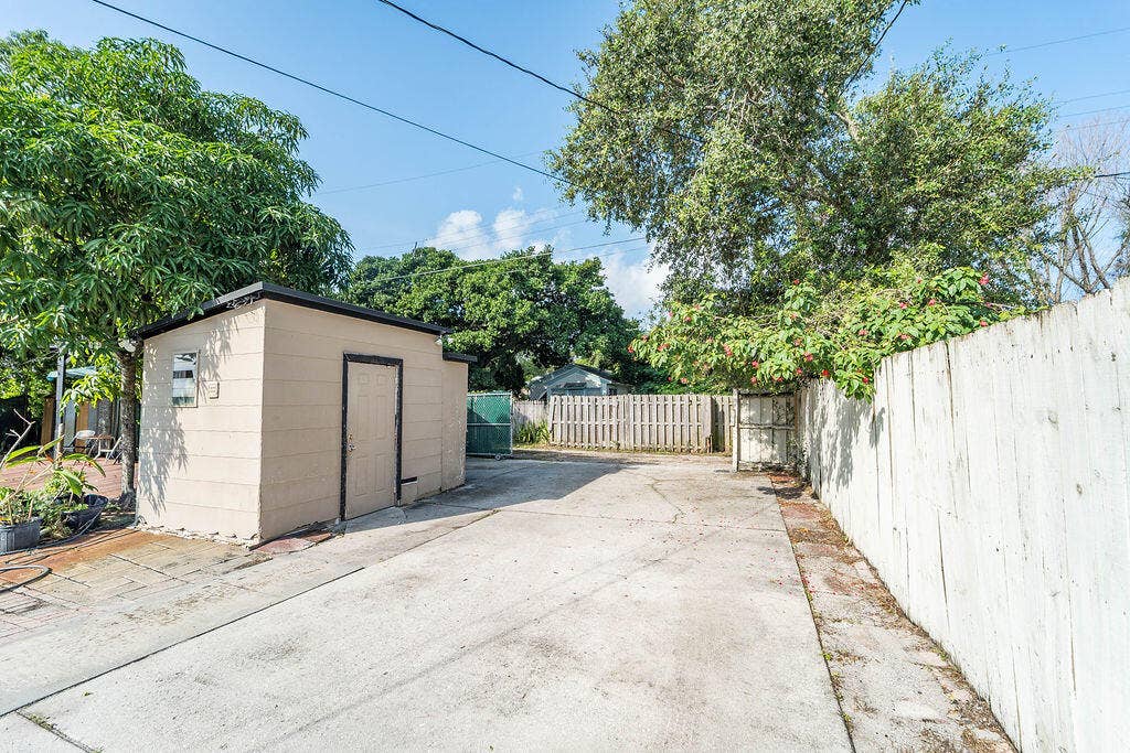 223 N F Street, Lake Worth Beach, FL 33460 223NFstreetlakeworth-001