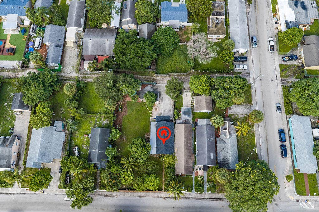 223 N F Street, Lake Worth Beach, FL 33460 223NFstreetlakeworth-019