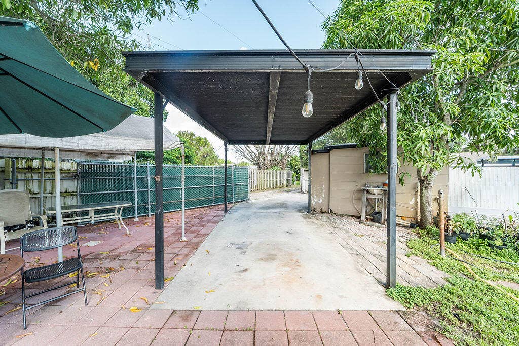 223 N F Street, Lake Worth Beach, FL 33460 223NFstreetlakeworth-008